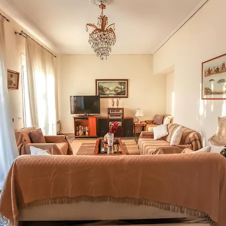 Corner Retro Appartement Tríkala