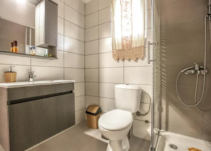 Corner Retro Apartment *